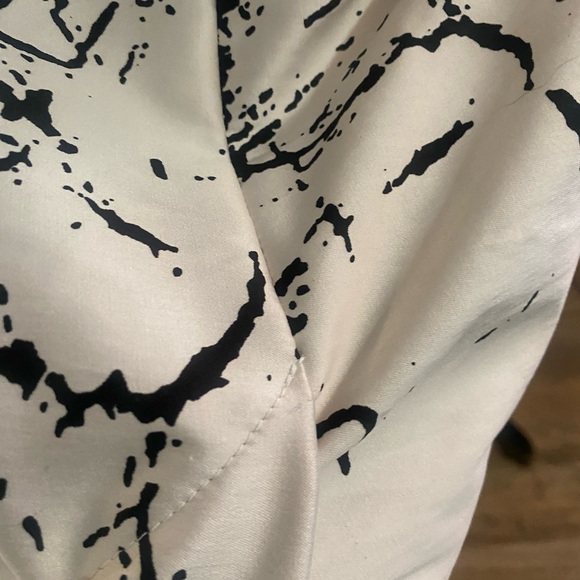 Elegant Black and White Dress - Picture 6 of 9